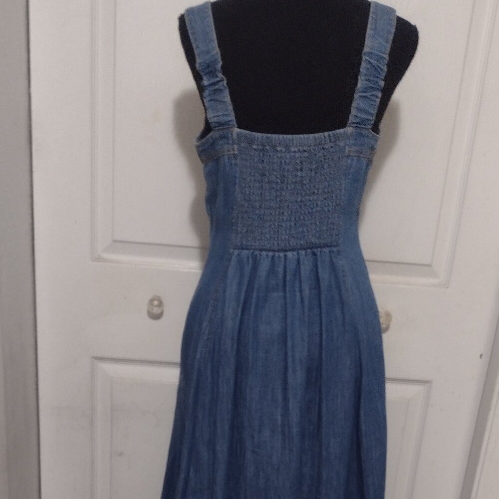 On 34th midi sweet heart neck jean dress with pockets. Size S - Picture 4 of 5